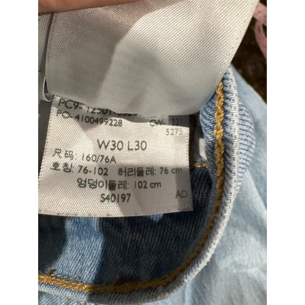 Levi’s 501 Jeans Womens 30x30 Light Wash Straight Leg Button Fly Blue - Picture 14 of 14